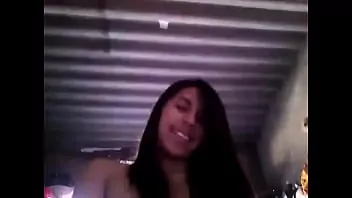 Joven joven ebano