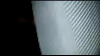 Me abre las piernas en el coche