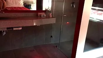 Dos penes en un hoyo