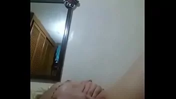 Morrita me masturba y mama