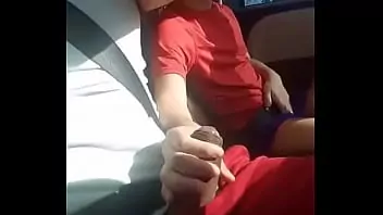Gay solo en el auto