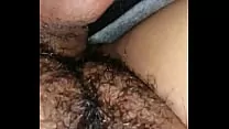 Pelo corto morenita