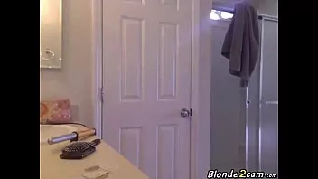 Ovencita mostrando tetas perfectas