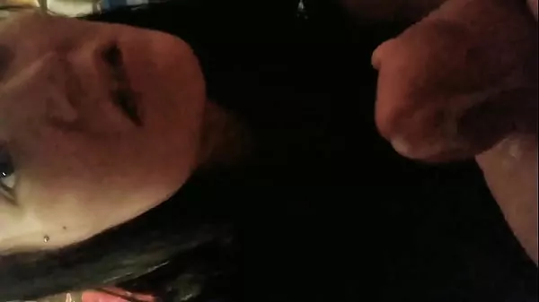 Milf vecino bordeando semen