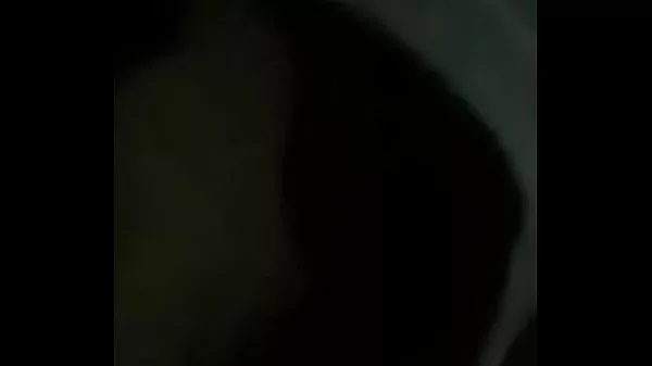 Puta chupando mi polla en público