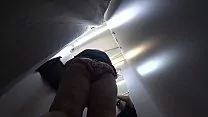 Chica tetona en probador