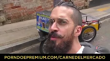 Eyacula dentro del culo
