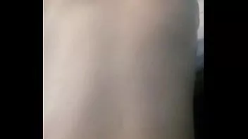 Morrita putita se masturba y es pillada por su madre