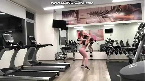 Yanet engana