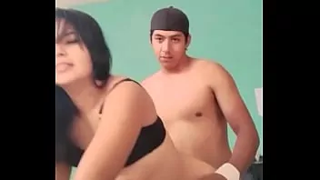 Cogiendo con la vecina cuando los vecinos no estan, casi nos descubren.