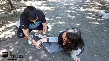Le ayudo a mi vecina