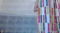 Asiática tetona en la ducha