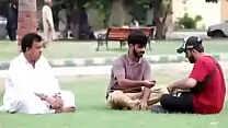Sexo en grupo porno al aire libre