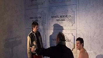 Detras de la zirena