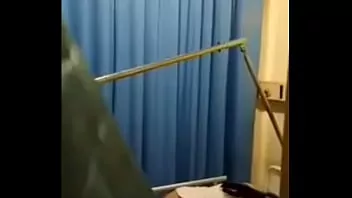 Enfermera es atrapada teniendo sexo con paciente